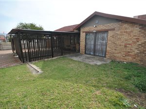 4 Bed House in Fernwood