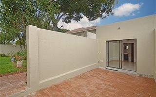 1 Bedroom Garden Cottage in Linden