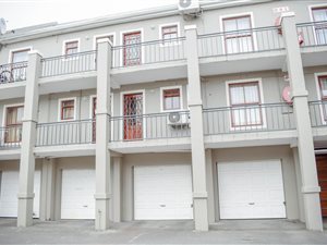 2 Bed Apartment in Paarl