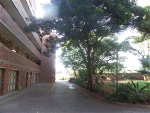 3 Bed Apartment in Sinoville