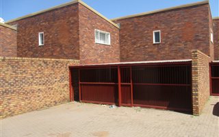 3 Bedroom Duplex in Vanderbijlpark CW5