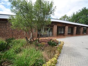 11 Bed House in Aviary Hill
