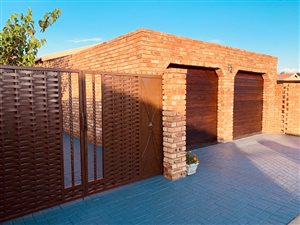 3 Bed House in Krugersdorp Central