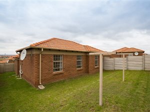 3 Bed House in Thatch Hill Estate