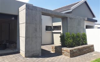 4 Bedroom House in Midstream Meadows