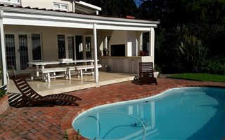 1 Bedroom Apartment in Hunters Home