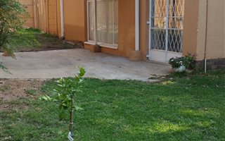 1 Bedroom Garden Cottage in Randpark