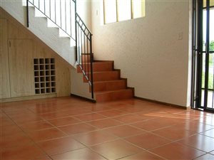 2 Bed Apartment in Pineslopes