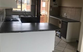 2 Bedroom Townhouse in Mooikloof Ridge