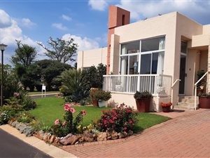 2 Bed Townhouse in Rietvalleirand