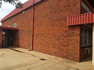 430 m² Commercial space in Hamilton