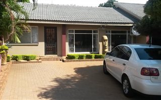 3 Bedroom House in Magalieskruin