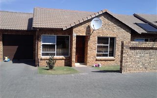 3 Bedroom Townhouse in Witpoortjie