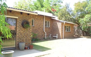 3 Bedroom House in Rooihuiskraal