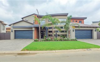 3 Bedroom House in Ebotse Estate