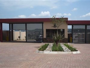 495 m² Land available in Heron Hill Estate