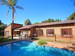 4 Bed House in Sunningdale