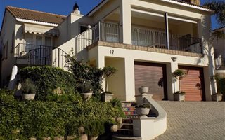 4 Bedroom House in Whale Rock Heights