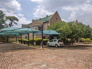 220 m² Office Space in Ferndale