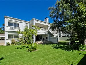 3 Bed Townhouse in Senderwood