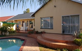 3 Bedroom House in Brackendowns