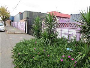 180 m² Commercial space in Primrose