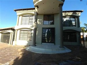 4 Bed House in Laudium