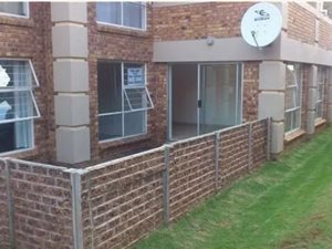 3 Bed Townhouse in Glenvista