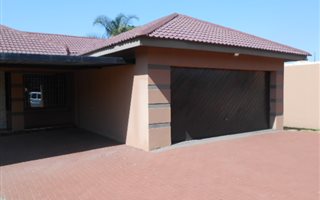 3 Bedroom House in Vanderbijlpark SE4