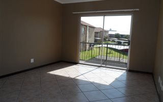 2 Bedroom Apartment in Ravensklip