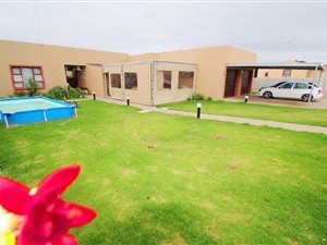 3 Bedroom House in Kaysers Beach