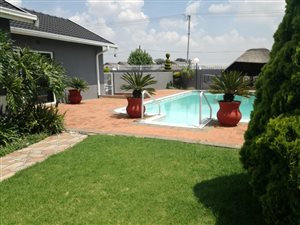 4 Bed House in Evans Park
