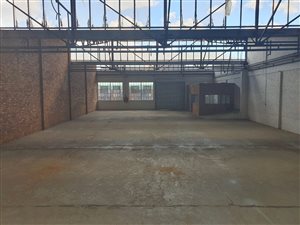 500 m² Industrial space in Tulisa Park