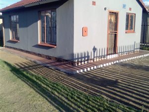 2 Bed House in Embalenhle