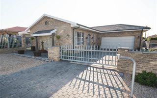 2 Bedroom House in Klein Brak River
