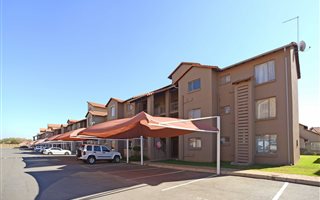 3 Bedroom Apartment in Westdene