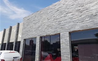 800 m² Commercial space in Hatfield