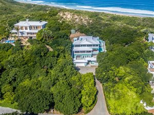 6 Bed House in Keurboomstrand