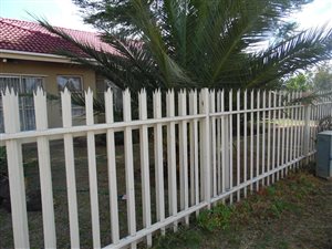 3 Bed House in Riebeeckstad