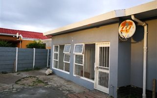 5 Bedroom House in Parow Central