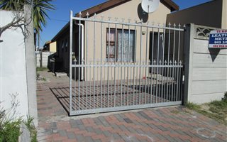 3 Bedroom House in Highbury