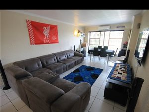 2 Bed Apartment in Fourways Gardens