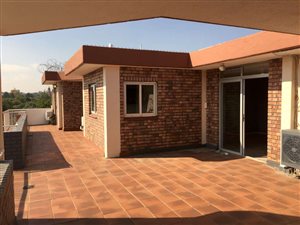 3 Bed Apartment in Sunnyside
