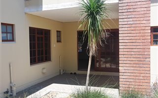 1 Bedroom Apartment in Park West