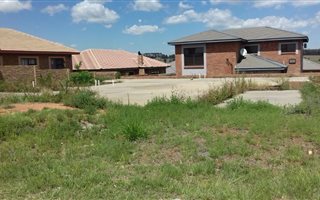 500 m² Land available in Roberts Estate