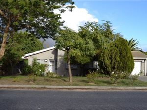 2 Bed House in Bellville Central