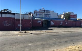 500 m² Commercial space in Pefferville
