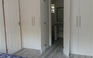 Bachelor apartment in Clarendon