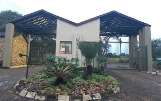 1200 m² Land available in Granite Hill