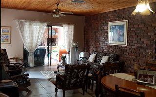 3 Bedroom Townhouse in Royldene